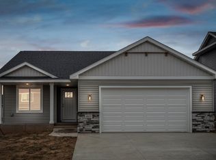 1815 Morning Glory Dr, River Falls, WI 54022