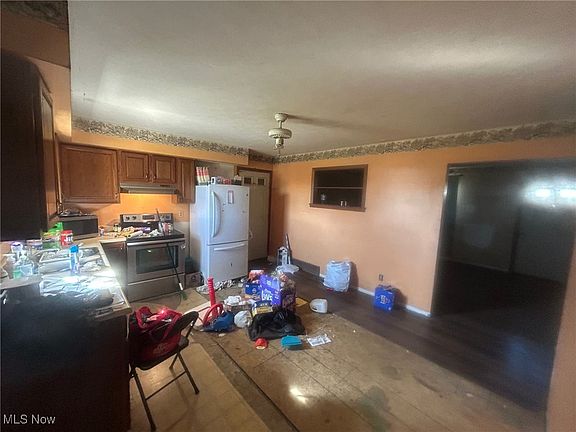 3rd image of 605 N Lincoln Ave