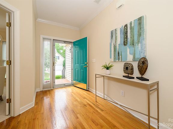 3rd image of 6118 Tuskan Dr