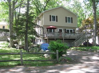 21 W Glen Rd, Denville, NJ 07834