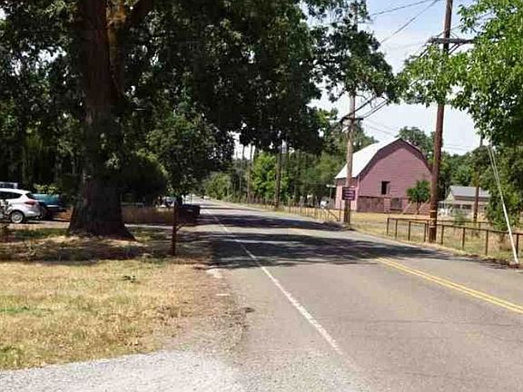 Exterior Neighborhood (street photo)