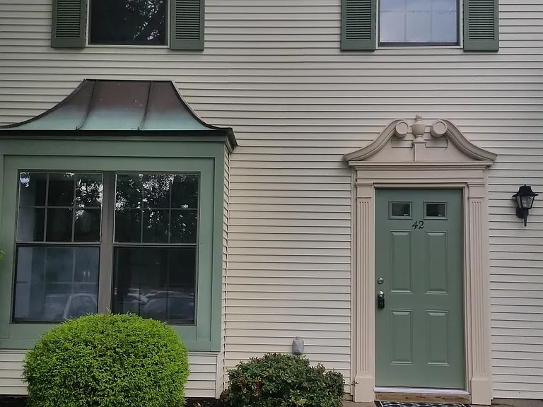 42 Oneill Ct — Photo 1