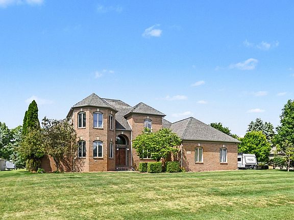 3rd image of 7484 Shotsilk Dr