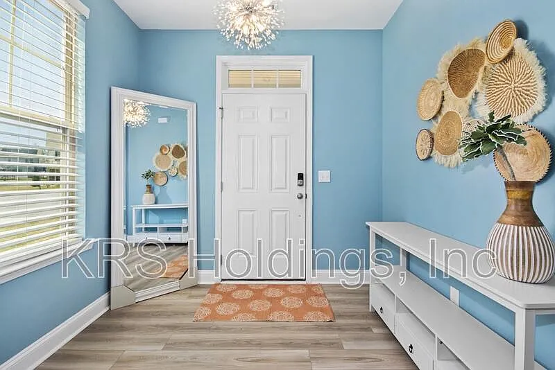 3 bed, 2.5 bath, 2090 sqft, $1,975 — Photo 3