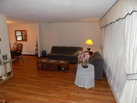 3rd image of 3602 Joel Dr