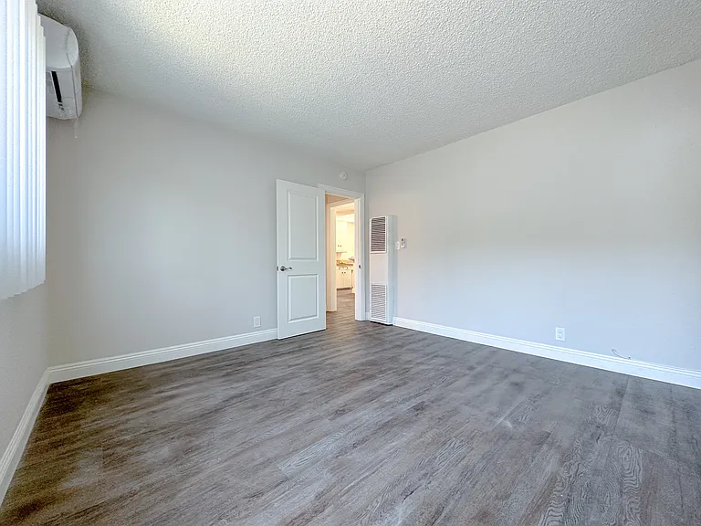 1027 S Atlantic Blvd #9 — Photo 16
