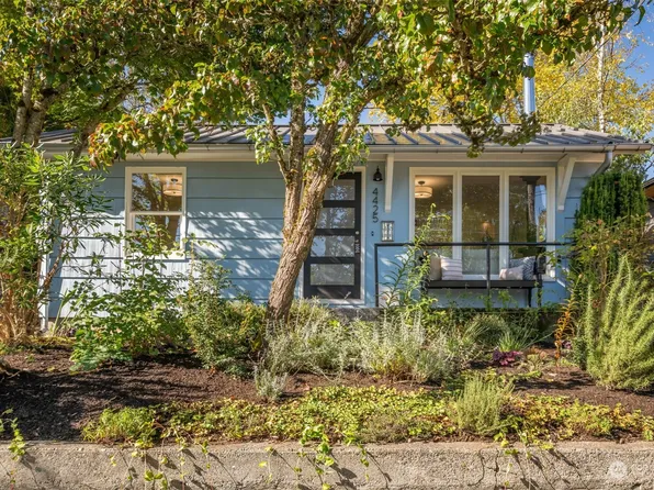4425 42nd Avenue S, Seattle, WA 98118