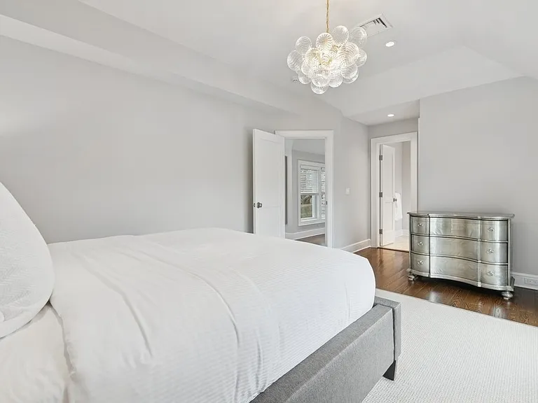 124 Willow St — Photo 32