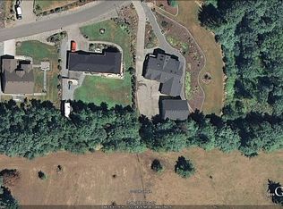 900 Cambell Dr, Camano Island, WA 98282