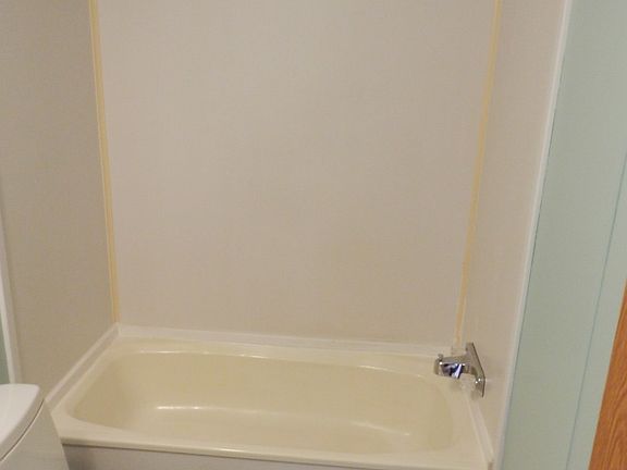 4th image of 102 Valerie Ln