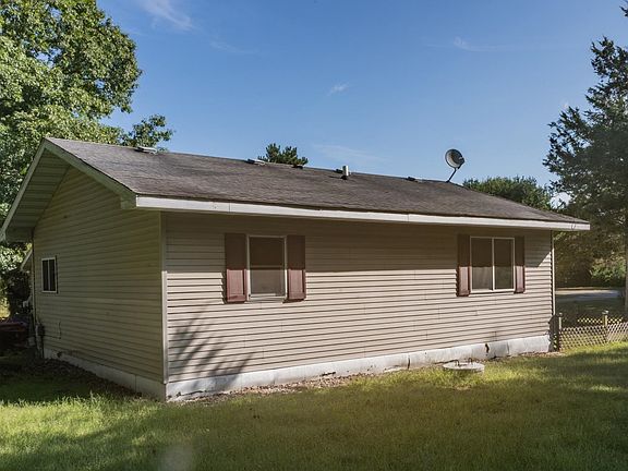 2nd image of 453 N 2nd Ave