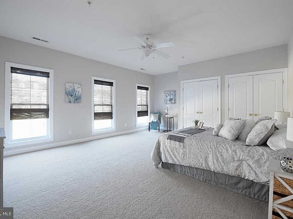 3rd image of 147 Hokeland Dr