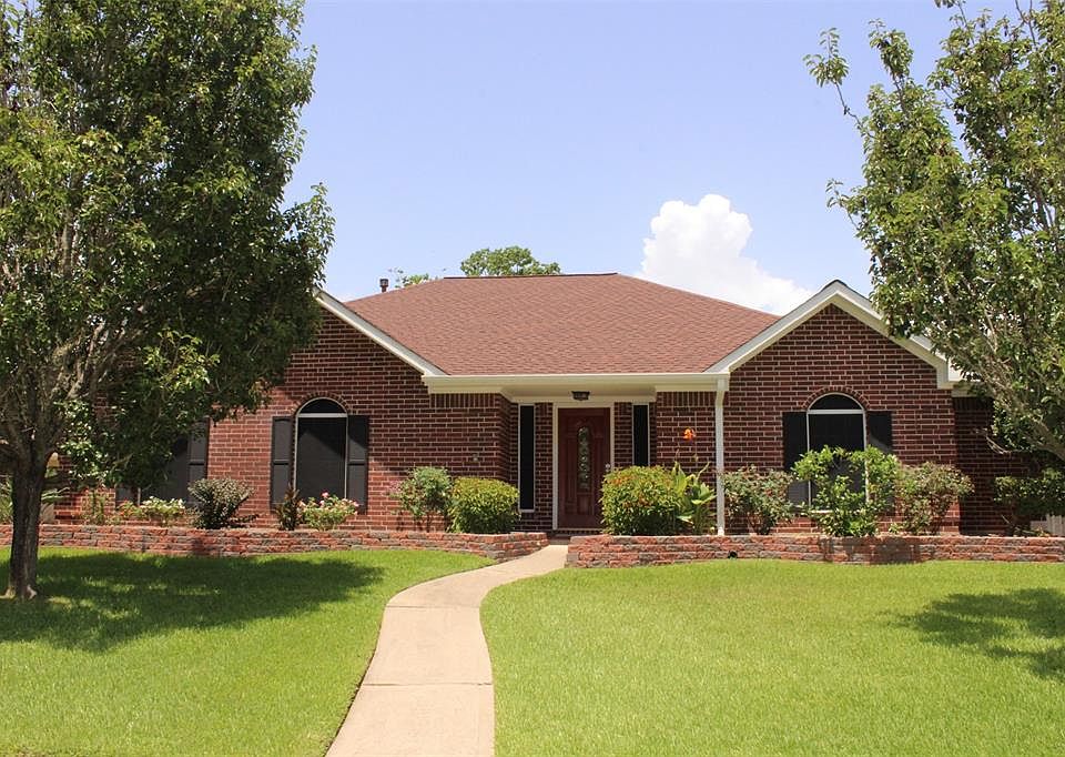 1st image of 2510 Hollybrook Dr
