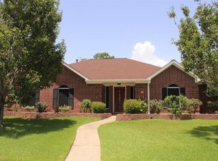 2510 Hollybrook Dr, Seabrook, TX 77586
