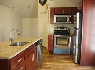 86 Sutton St, Providence, RI 02903