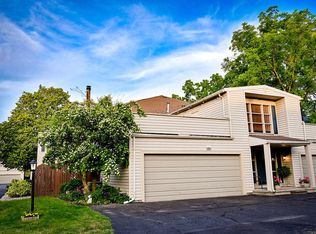 8365 Colony Dr APT 21, Grosse Ile, MI 48138