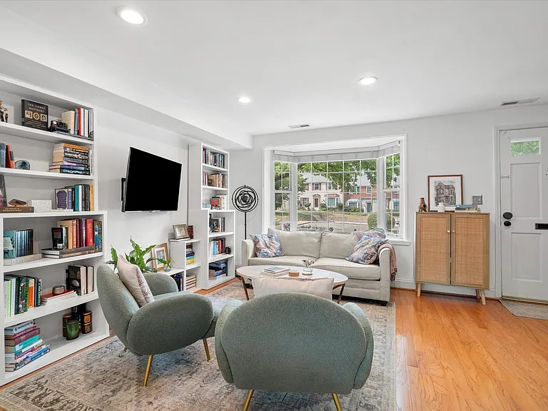 3908 Keller Ave — Photo 4