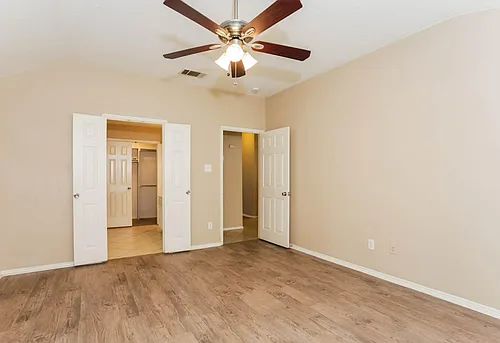 610 Saint Eric Dr Photo 1