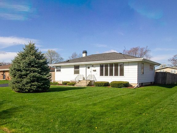 2nd image of 812 Sheila Dr