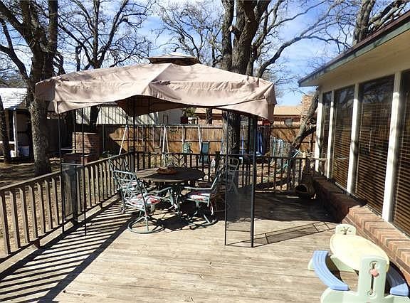3rd image of 505 Crestwood Dr