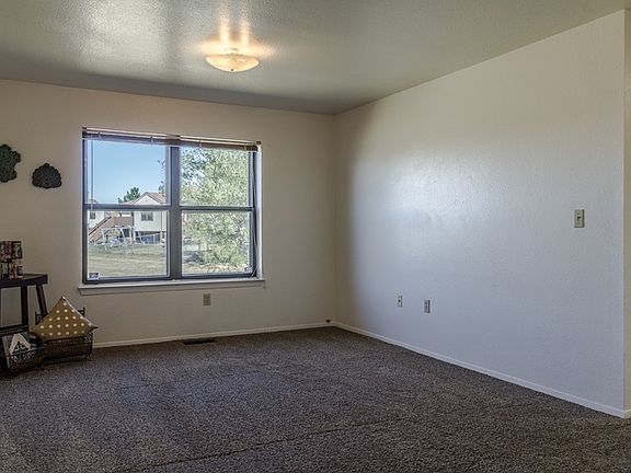Living Roon