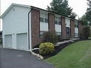 103 Lake Hills Dr, Oak Ridge, TN 37830