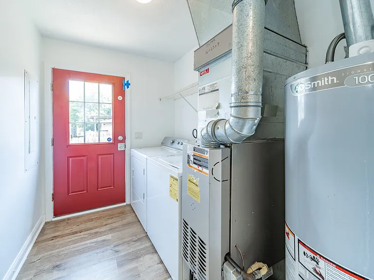 1015 N Gale St — Photo 23