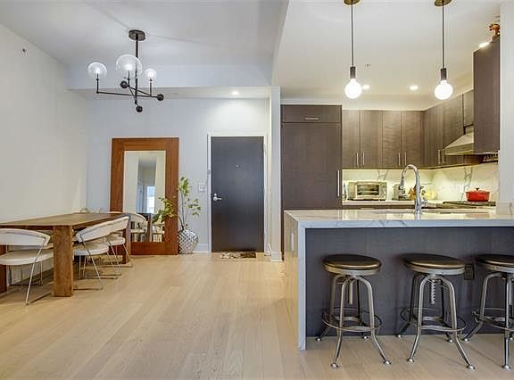 2nd image of 1400 Hudson St APT 333