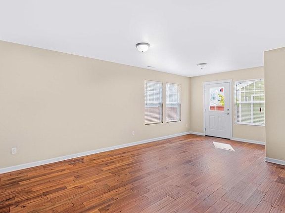 5th image of 7617 SE Orchard Dr