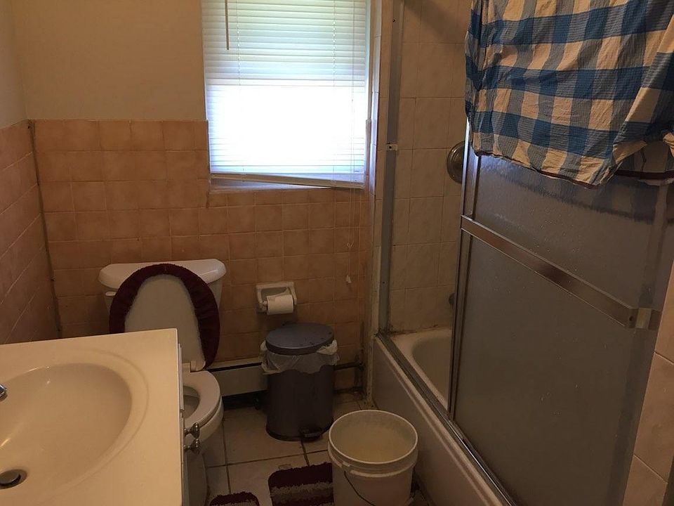 2nd image of 2613 Arctic Ave