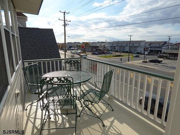 3rd image of 1255 West Ave #2