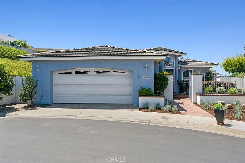 3 bed, 2012 sqft, $10,495 — Photo 3