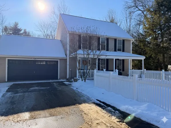 9 Kimball Way, Newmarket, NH 03857
