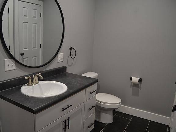 4th image of 905 11th St #106
