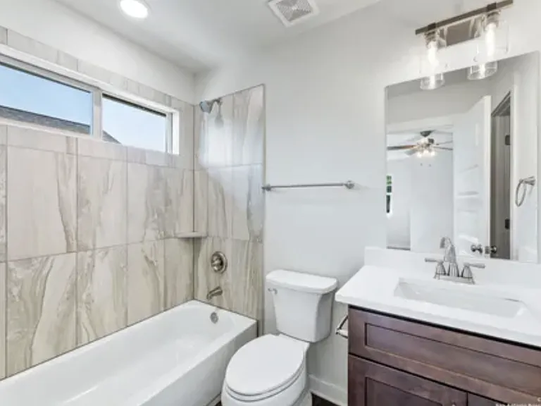 810 S Walters St #102 — Photo 9