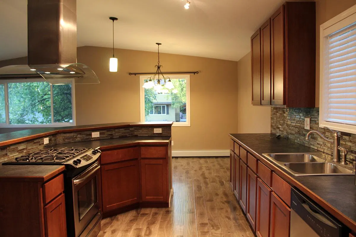 3 bed, 1.5 bath, 1400 sqft, $2,550 — Photo 1