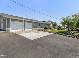 4601 Hillcrest Dr, Yakima, WA 98901