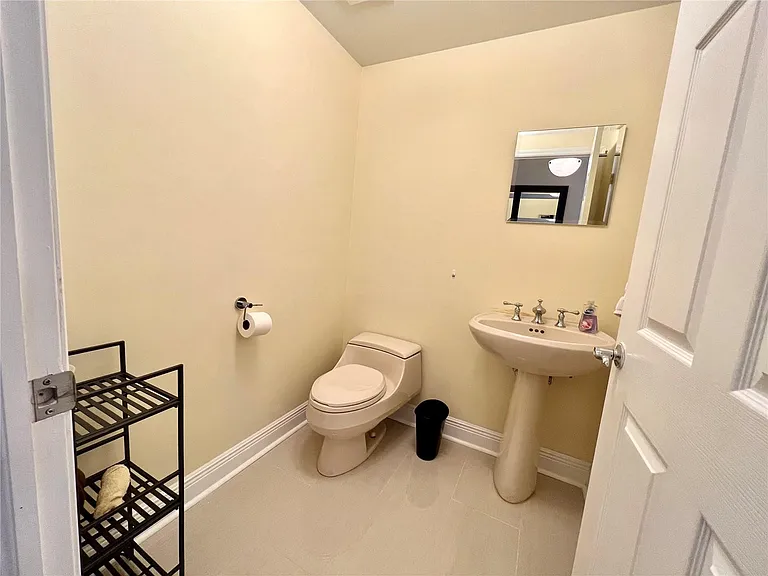 6001 N Ocean Dr #706 — Photo 33