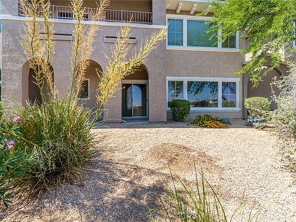 2nd image of 840 Canterra St Unit 1042