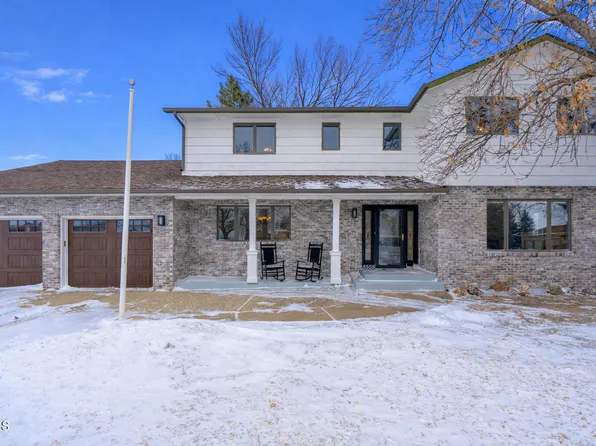 3505 Overlook Dr, Bismarck, ND 58503