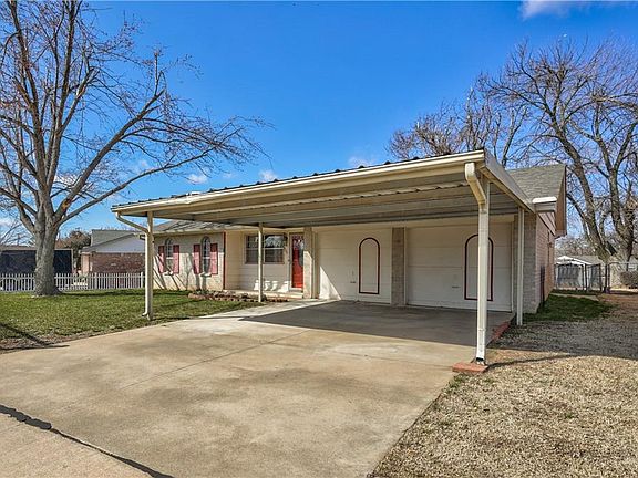 2nd image of 300 Kimberly Ln