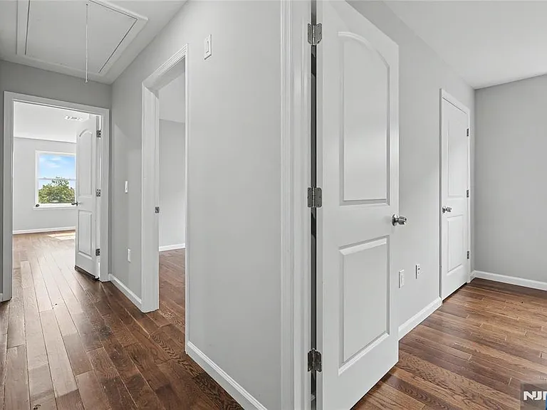 168 Johnson Ave — Photo 27