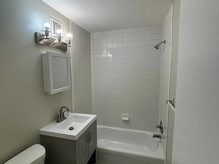 809 Summer Ave #5D — Photo 5