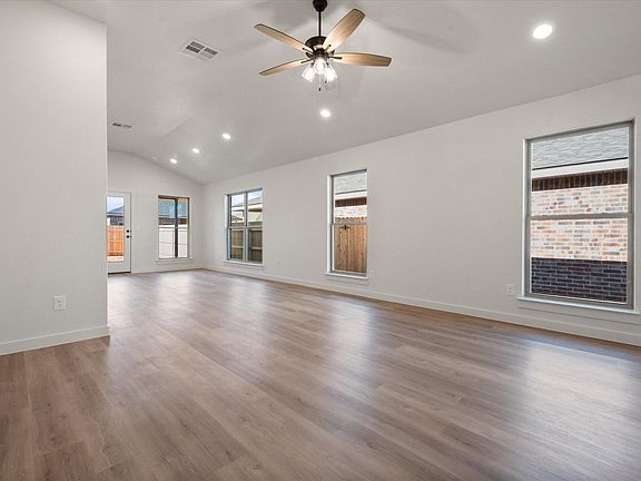 3rd image of 2405 Aberdeen Ave