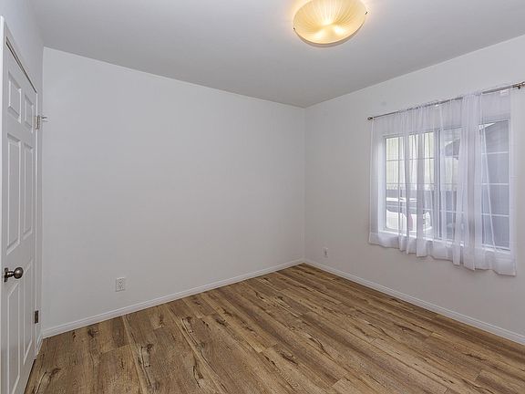 5th image of 2667 Cimarron St