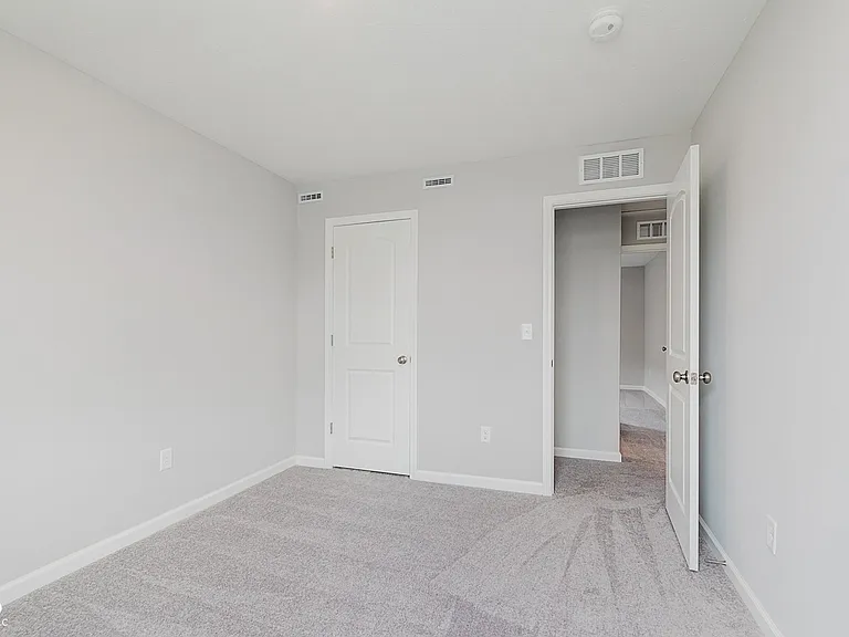 3807 Sterling Dr — Photo 17