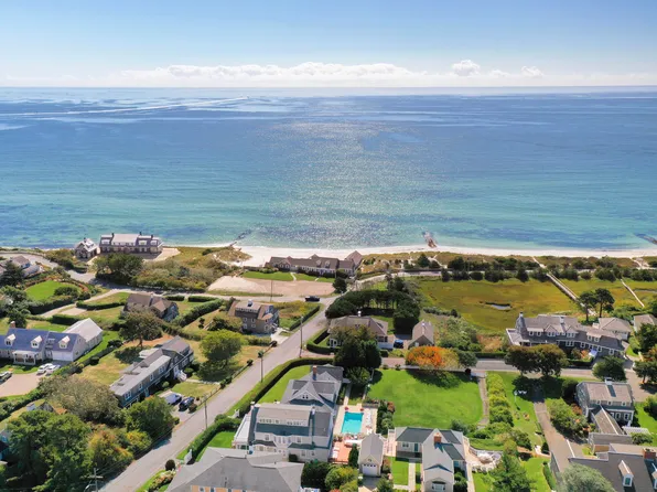 17 Hawthorne Avenue, Hyannis Port, MA 02647