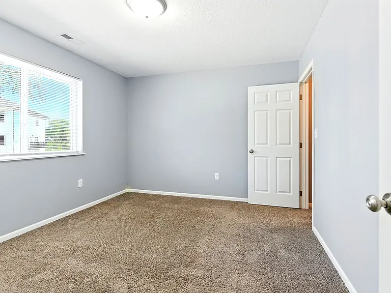 2557 W 3rd St — Photo 11