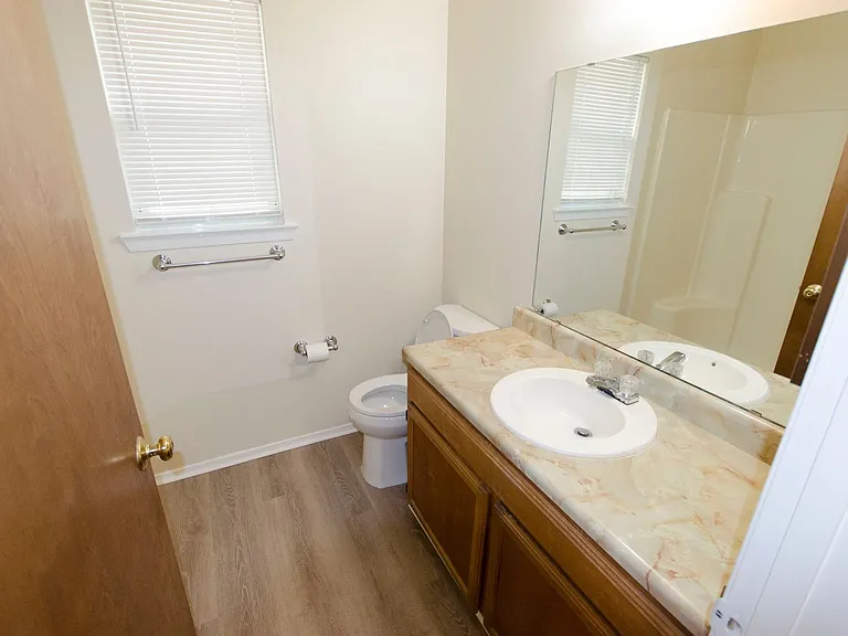 915 Todd Ln — Photo 11