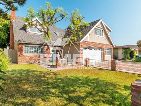 11902 Pine St, Los Alamitos, CA 90720